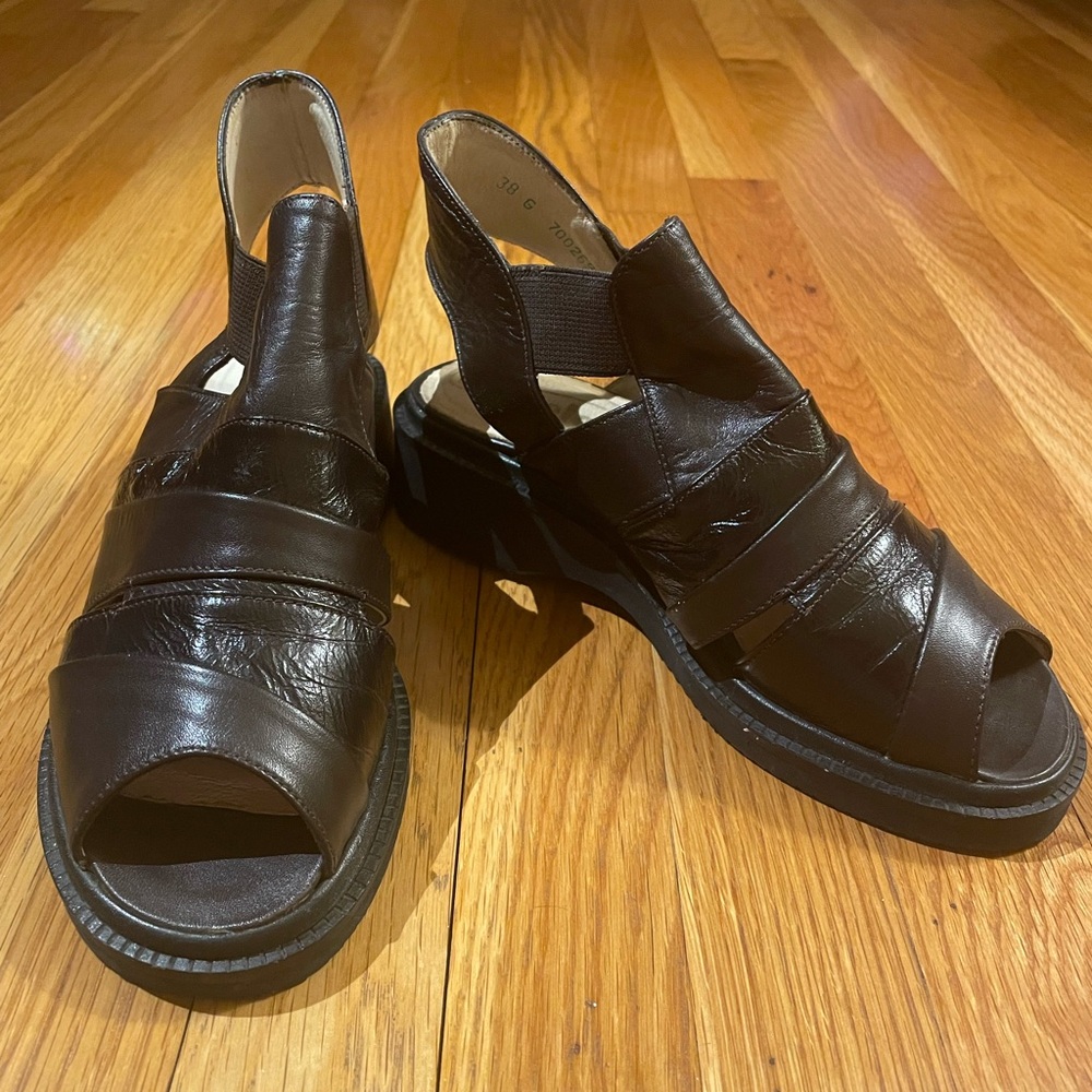 Vintage chunky sandals